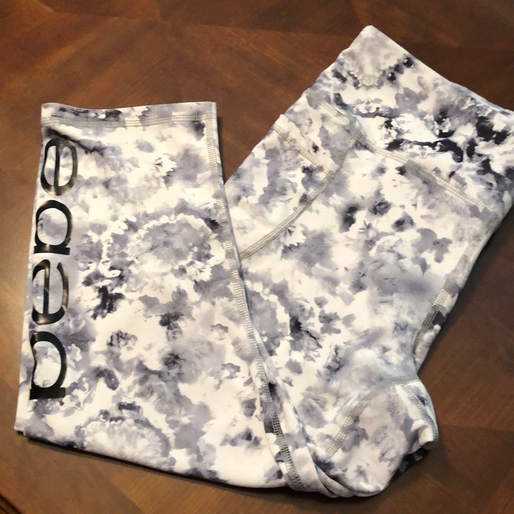 Bebe Sport Size XL Mid Calf Workout Pants